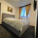 Pensión Bóris House 4*