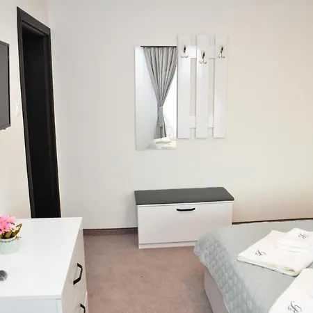 Boris House ゲストハウス 4*